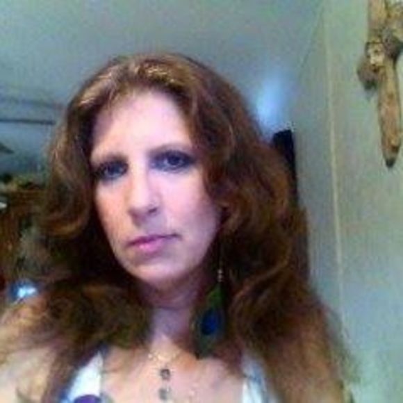 Meet your Posher, Lara - Picture 1 of 1